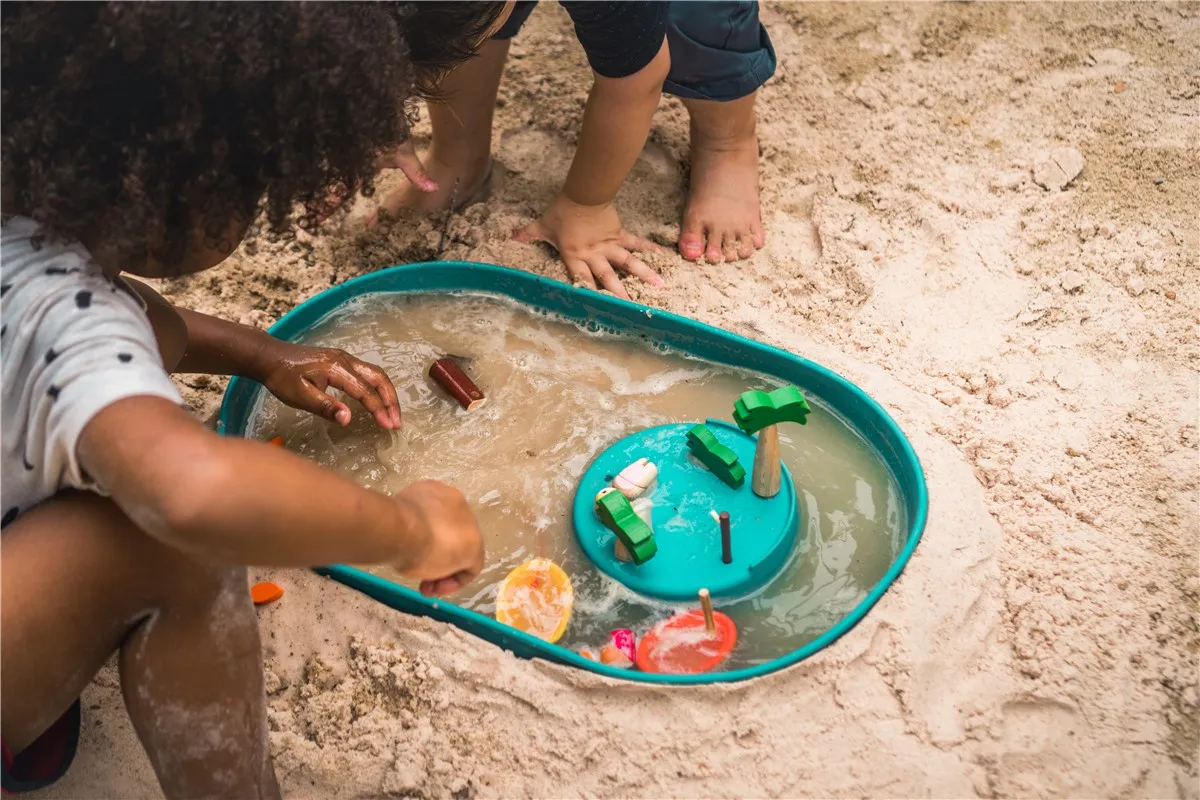 Bandeja para juego Sensorial Water Play Set Plantoys - Imagen 8