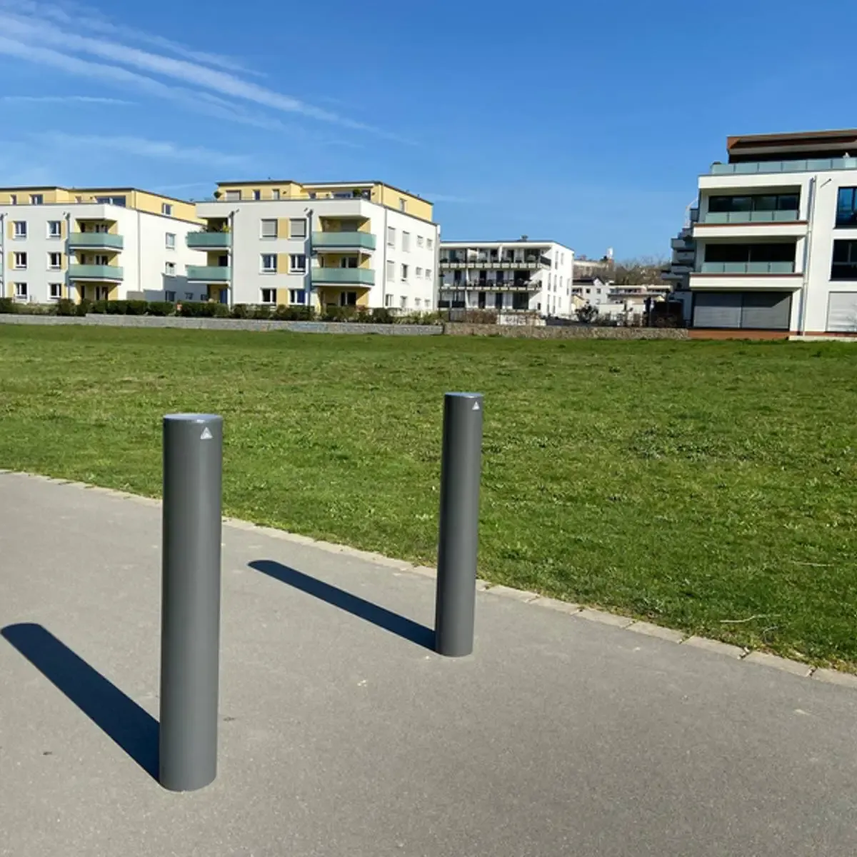 Bolardo grueso de acero 19,3 cm diámetro - Imagen 2