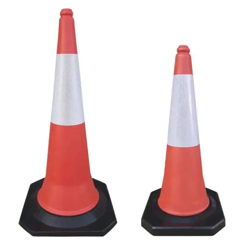 Conos de tráfico base caucho pesada