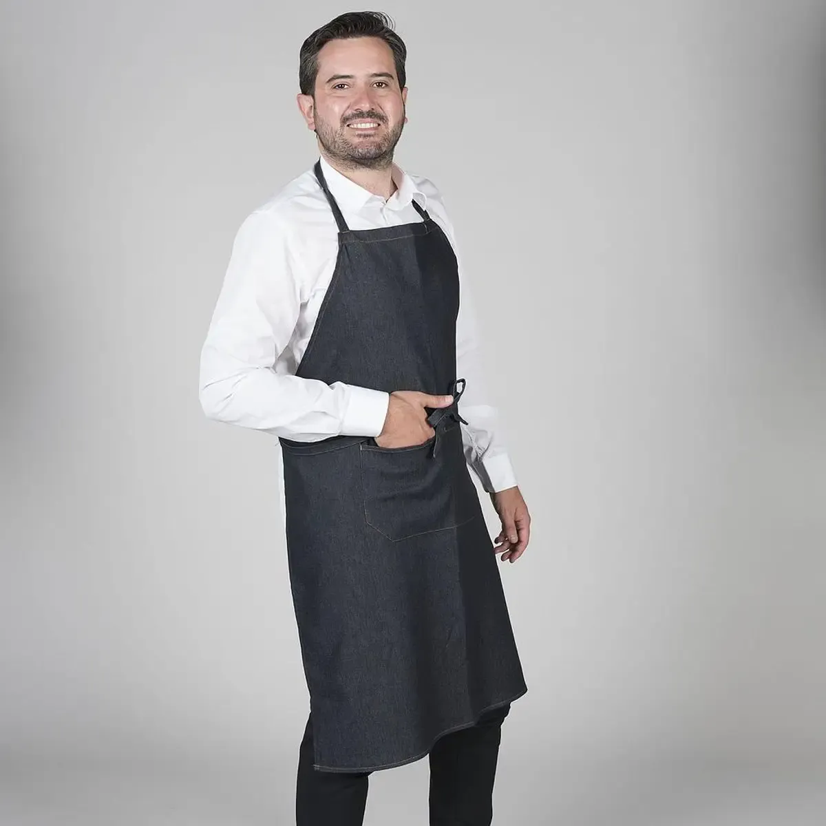 Delantal efecto vaquero con hebilla modelo 1610