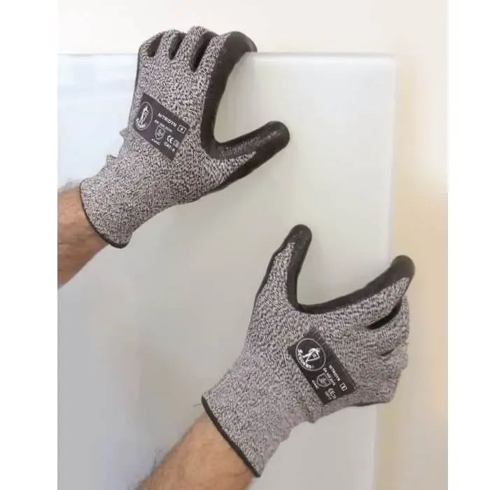 Guante anticorte Nitridyn Jomiba de fibra UHMWPE – Nivel C - Imagen 4