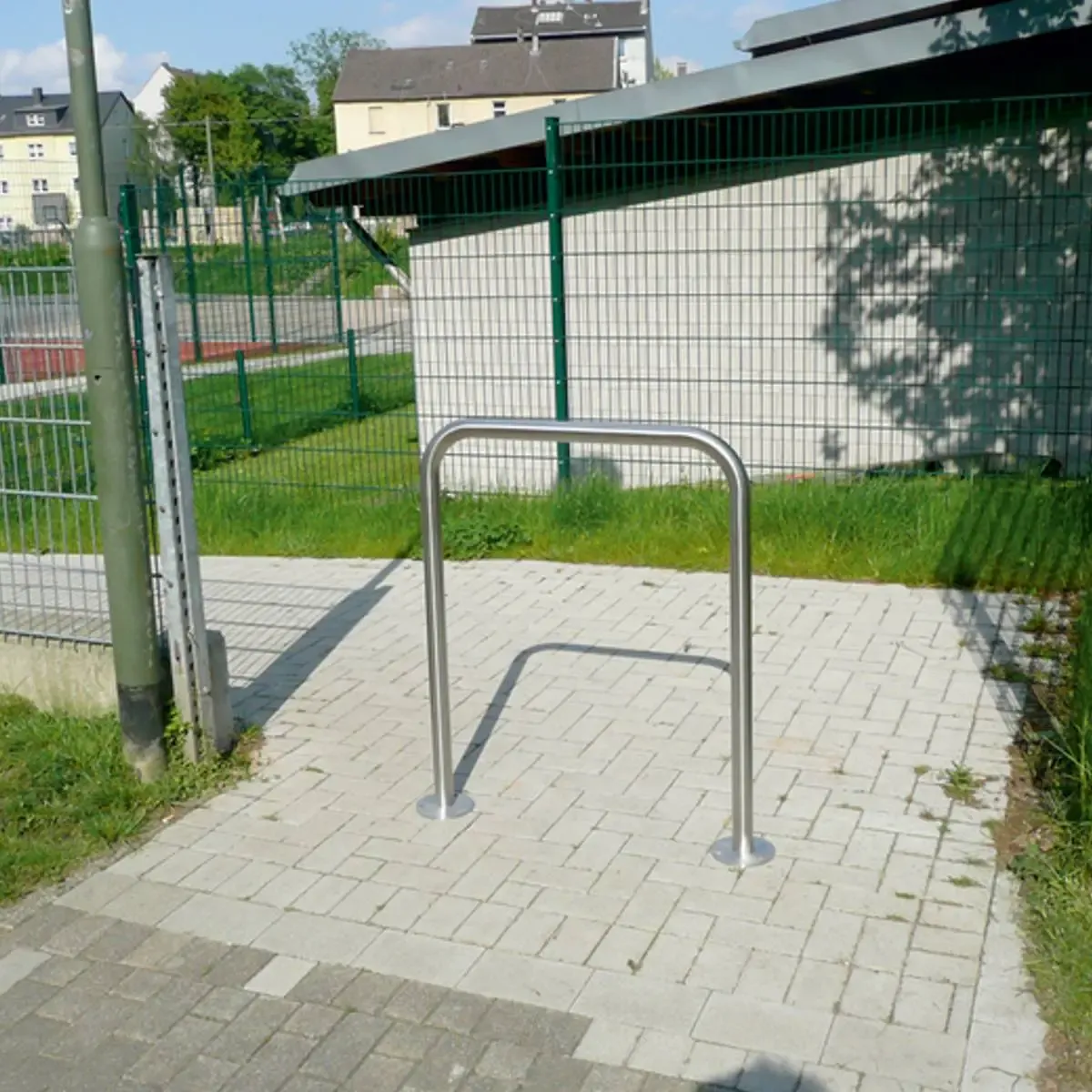 Protector peatones para atornillar de acero inoxidable Schake - Imagen 2