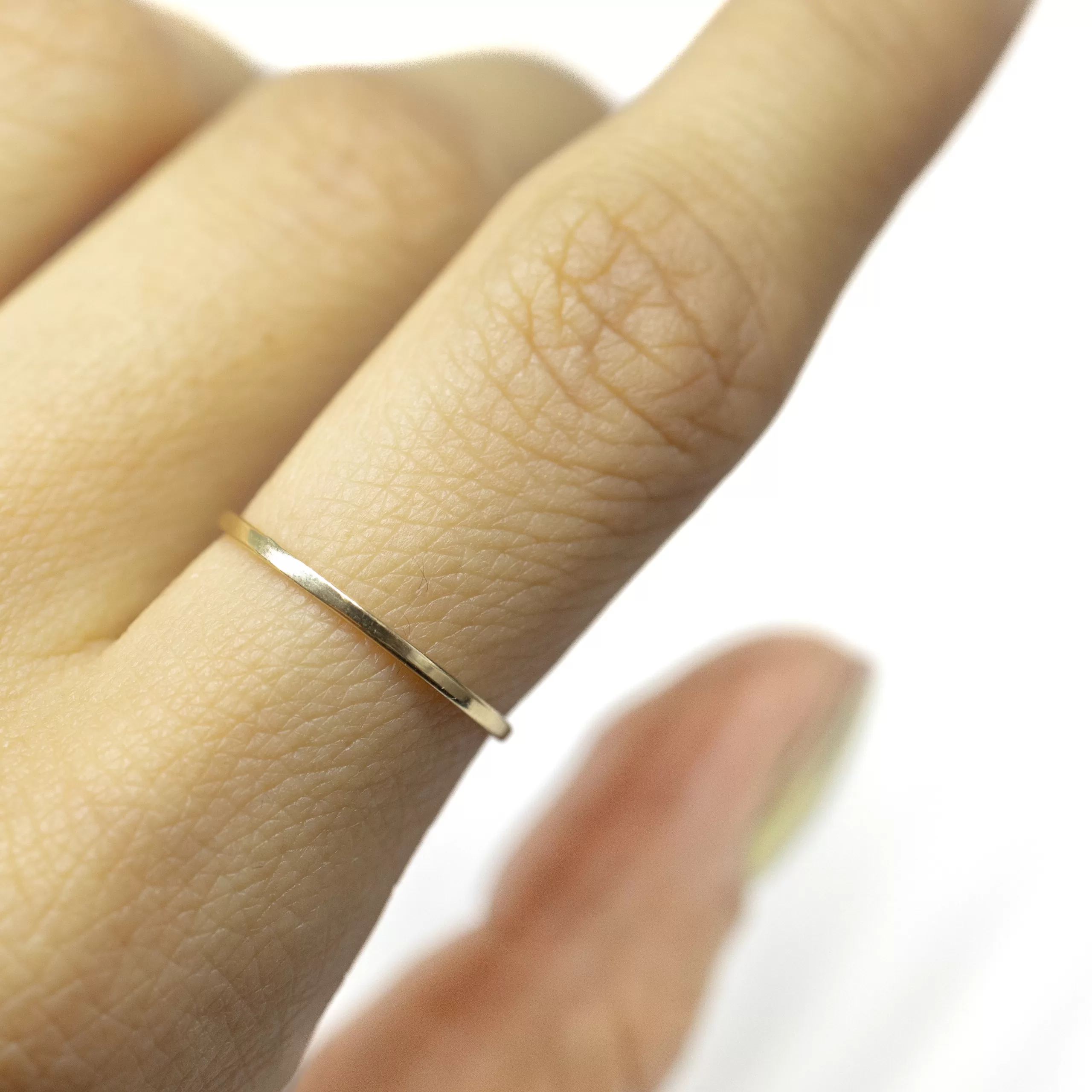 Anillo Delgado de Oro - Imagen 2